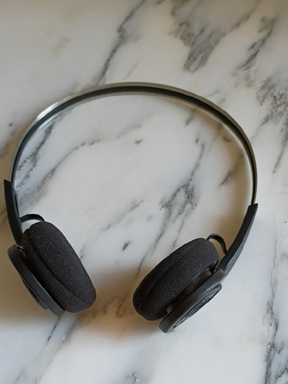 Rewind Wireless Headphones - Picture 3 of 3